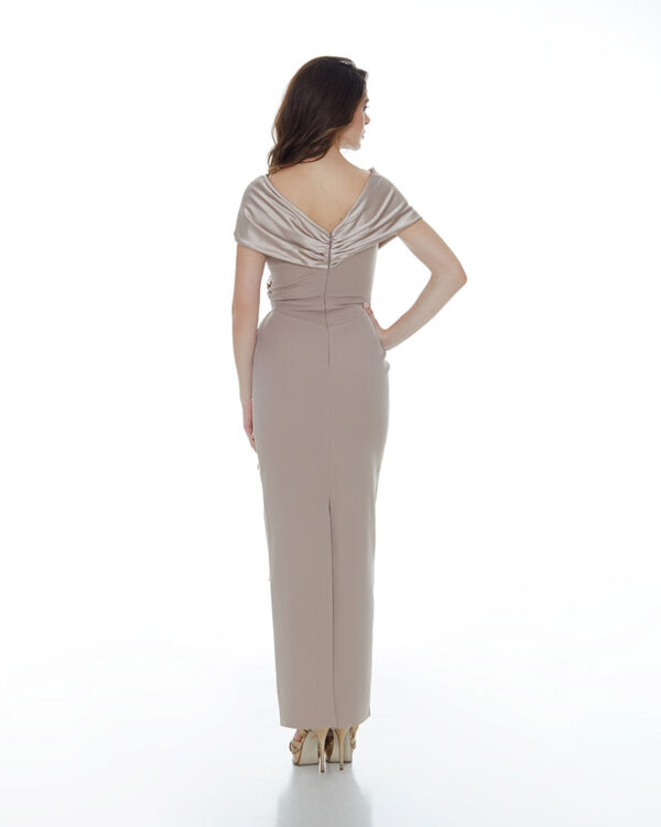 Μάξι φόρεμα σε ίσια γραμμή