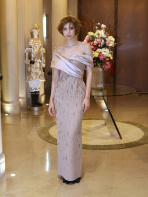 Μάξι φόρεμα σε ίσια γραμμή